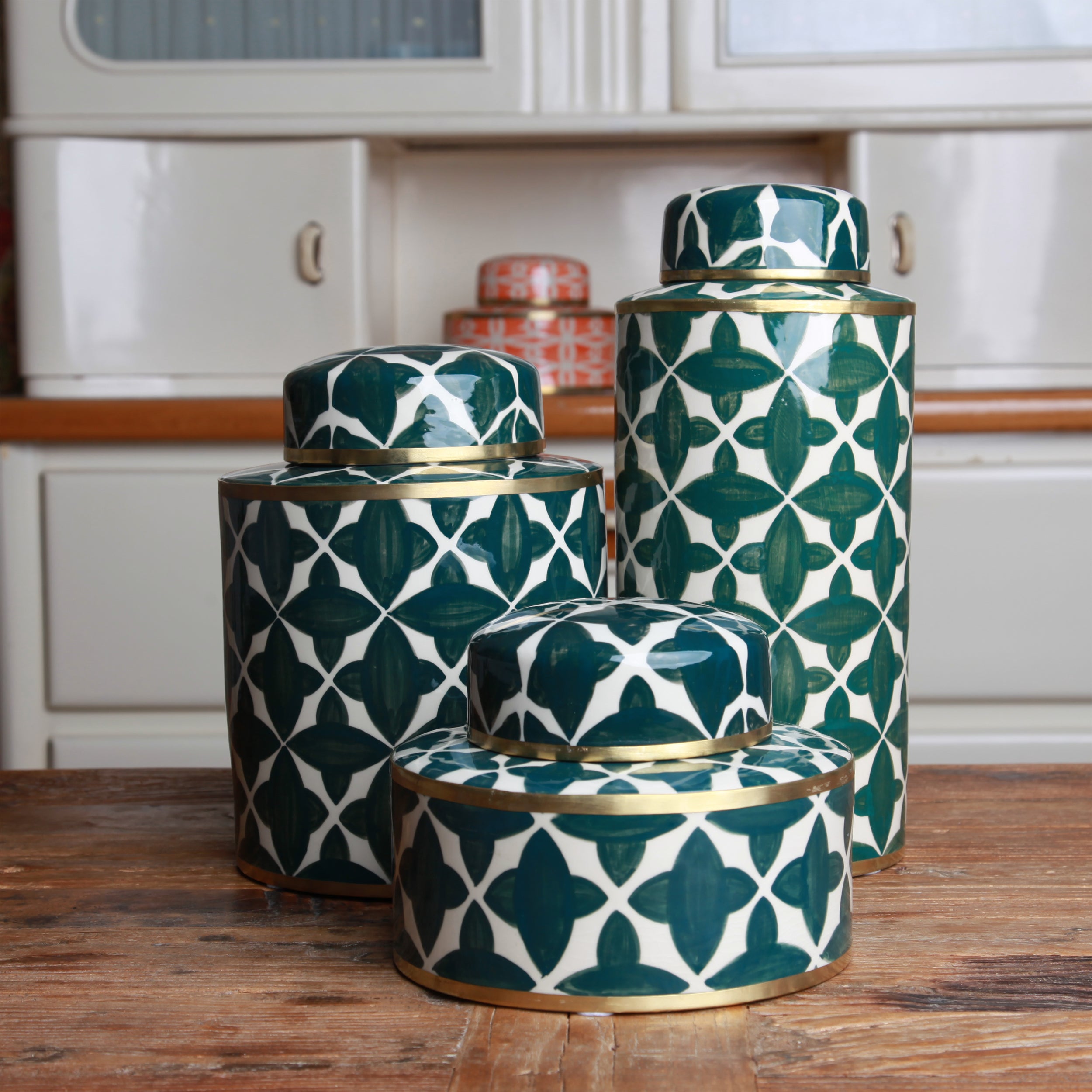Basil Zeitlose und dekorative Keramikvasen mit Deckel